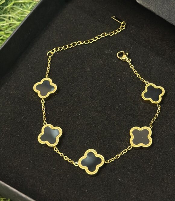 Clover Bracelet (black)