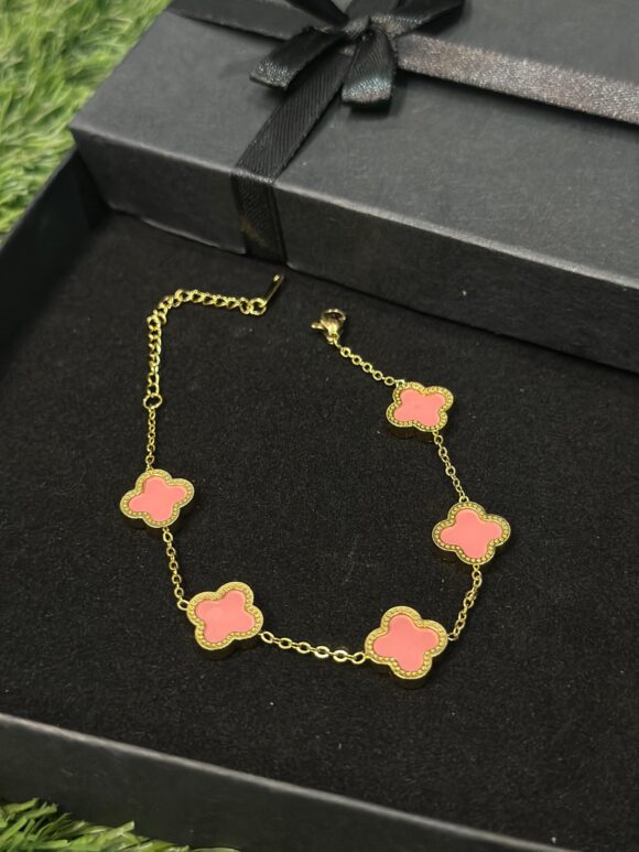 Clover Bracelet (pink)
